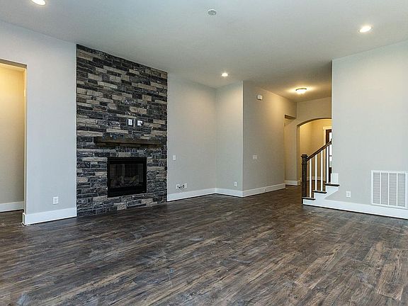 The Woodbury Family Room