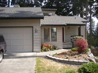 211 NW Calista Ct, Oak Harbor, WA 98277