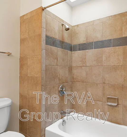 110 W Marshall St #27 — Photo 24