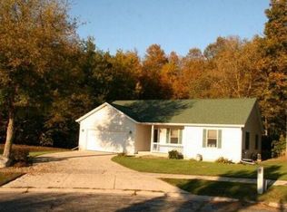 822 Ridge View Dr, Hartford, WI 53027