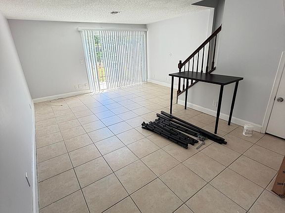 3rd image of 317 Georgian Park Dr