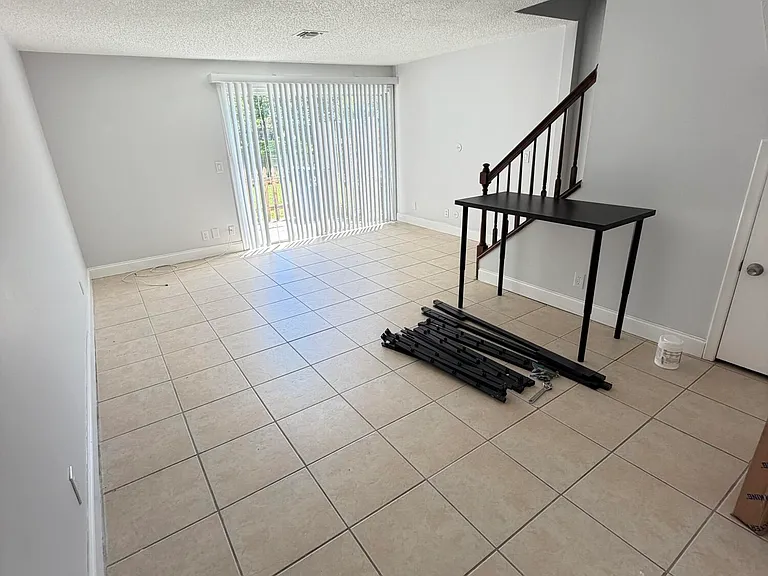 317 Georgian Park Dr — Photo 3