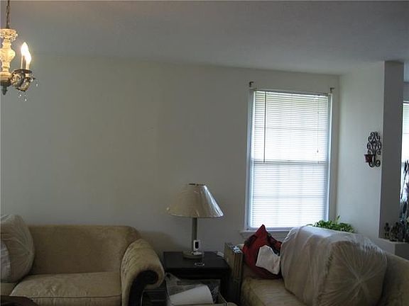 4th image of 1711 King Dr