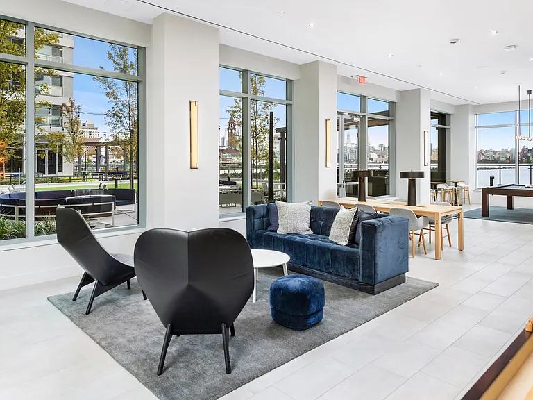 Relax in our waterfront lounge and enjoy captivating views in a luxurious setting