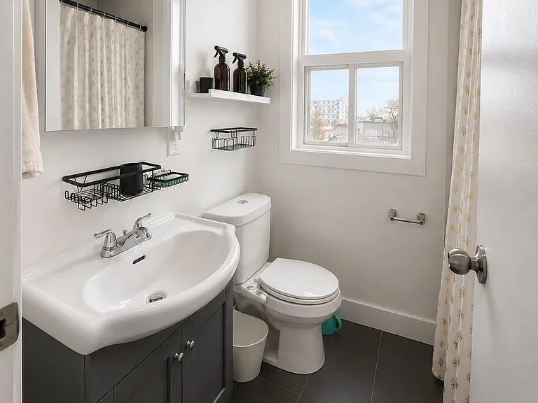 15 Stavebank Rd N #5 — Photo 9
