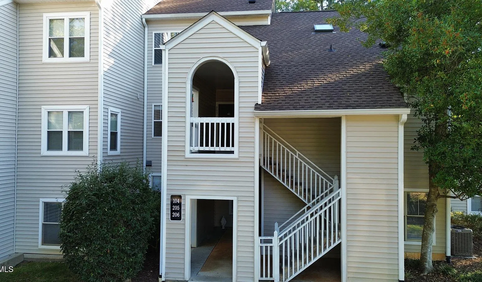 2 bed, 2.5 bath, $1,500 — Photo 1