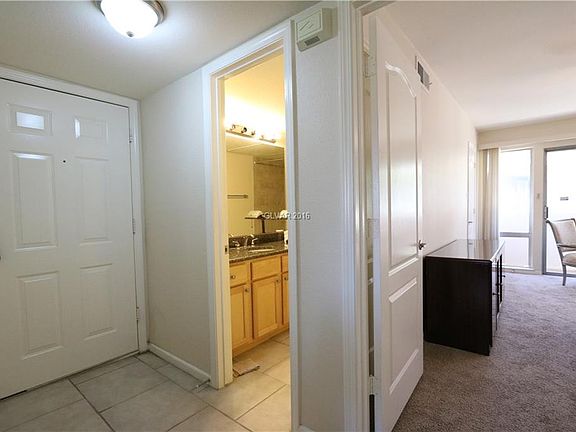4th image of 793 Oakmont Ave Unit 210