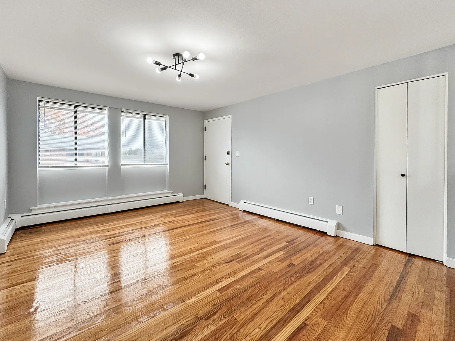 2 bed, 1000 sqft, $1,750 — Photo 2