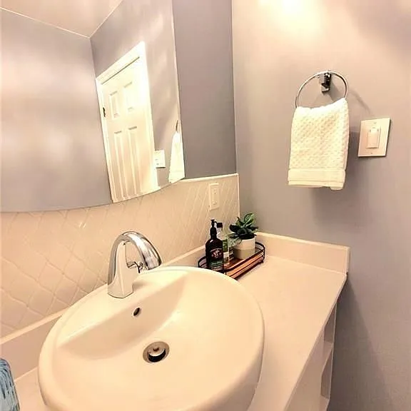 60 Obermeyer Dr — Photo 11