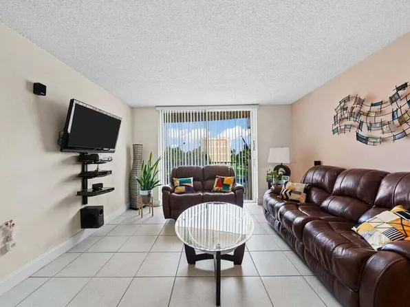 9310 Fountainbleau Boulevard #308, Miami, FL 33172