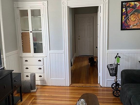 5th image of 230 Crescent Ave #1