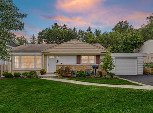 338 Maple St, Glen Ellyn, IL 60137