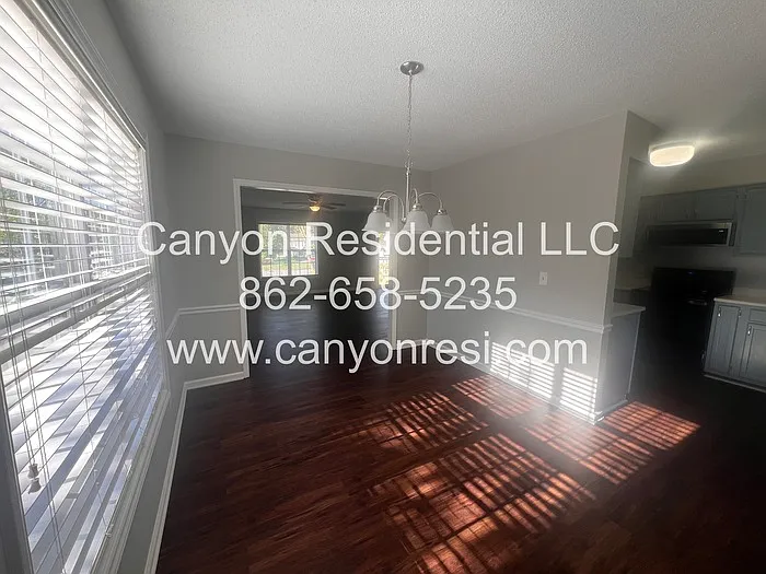 3 bed, 2.0 bath, 1472 sqft, $1,750 — Photo 3