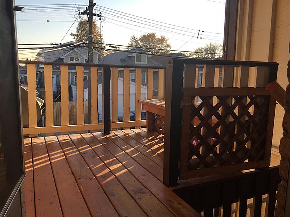 3rd image of 6037 W Belmont Ave APT 2R