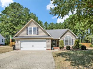 995 Stone Cross Dr, Spring Lake, NC 28390