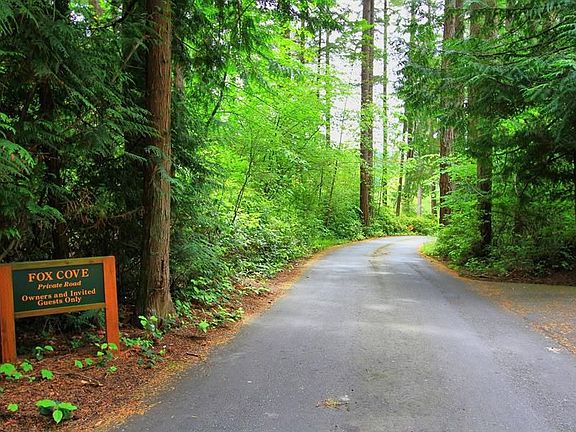 5th image of 9100 Fox Cove Ln NE