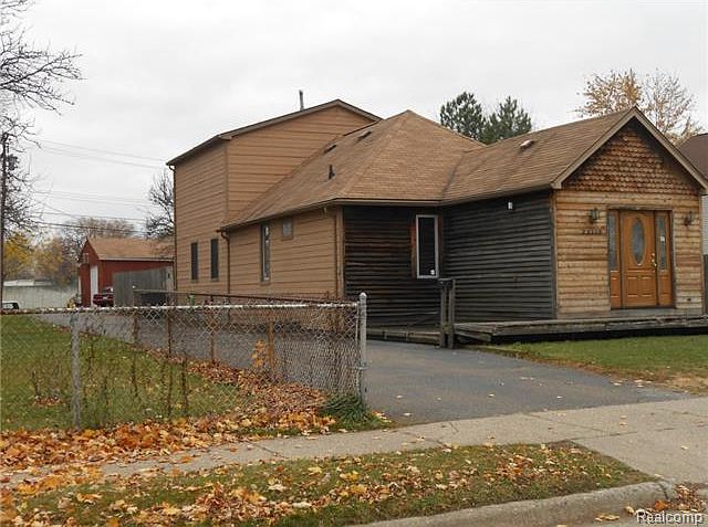 1st image of 23112 Hughes Ave