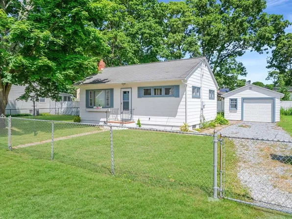 23 Robinwood Drive, Mastic Beach, NY 11951