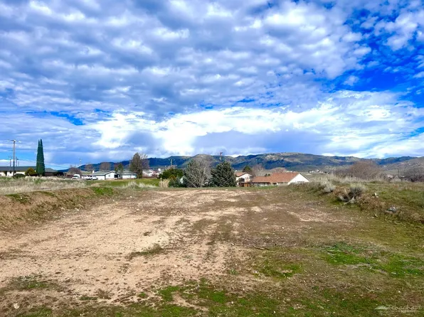22512 Mariposa Rd #80, Tehachapi, CA 93561