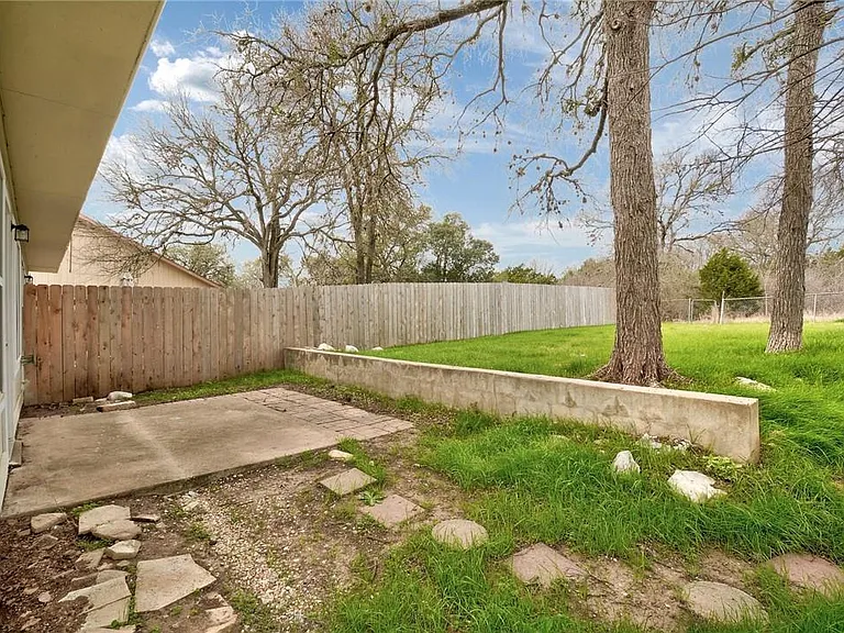 6102 Parkwood Dr #A — Photo 25