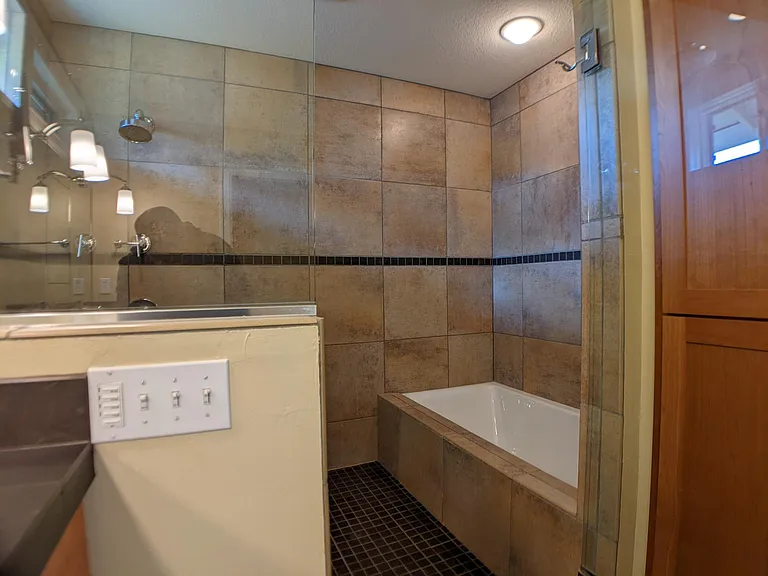 1827 N Skidmore St — Photo 50