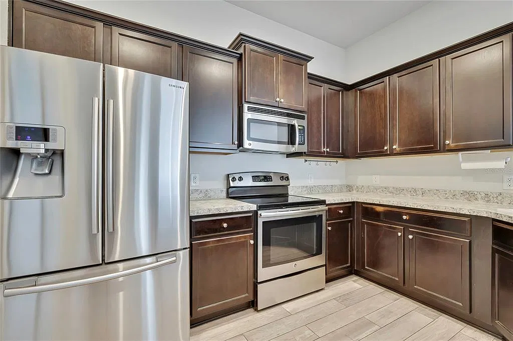 4 bed, 2.0 bath, 1623 sqft, $1,900 — Photo 4