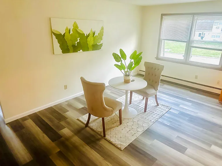 680 Cook Ave #4 — Photo 7