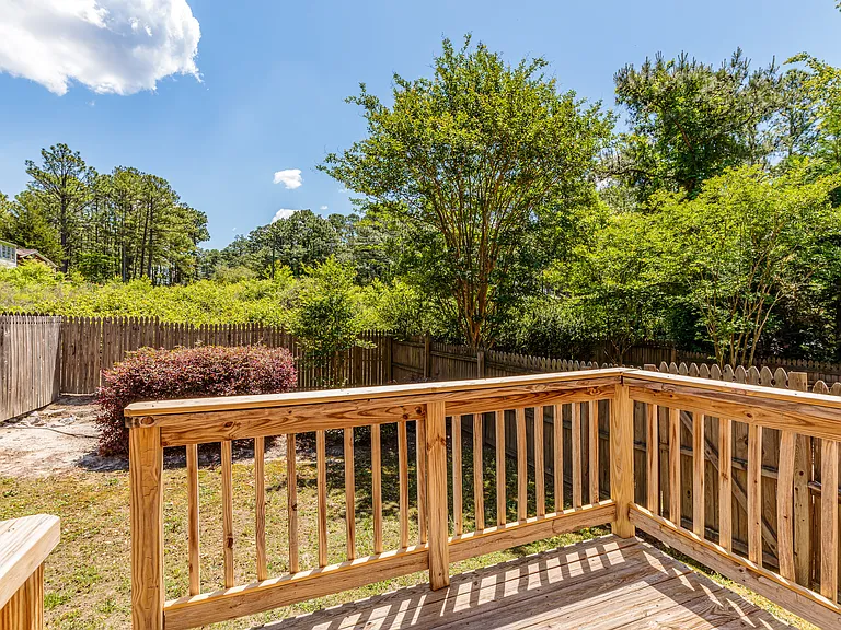 202 Clover Ct — Photo 19