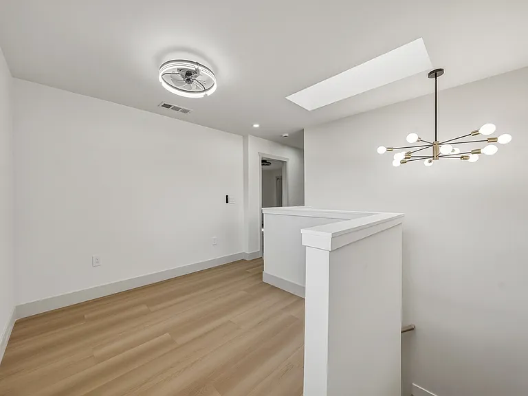 295 Foothill Blvd — Photo 23