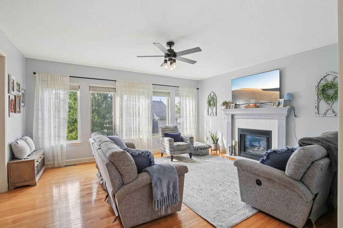 next background image