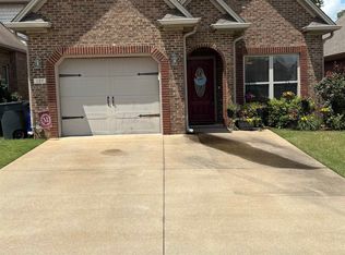 127 Cottage Ln, Florence, AL 35630
