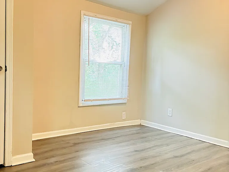 330 D St — Photo 11