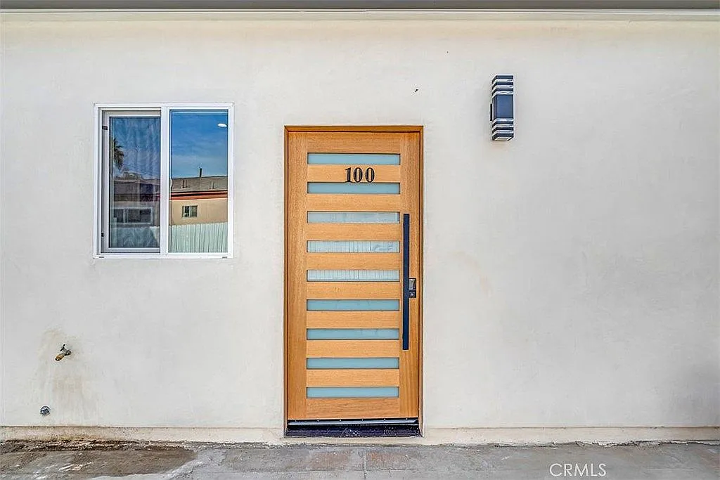 Studio, 450 sqft, $2,000 — Photo 2