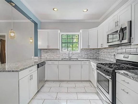 2nd image of 411 Dorsey Rd