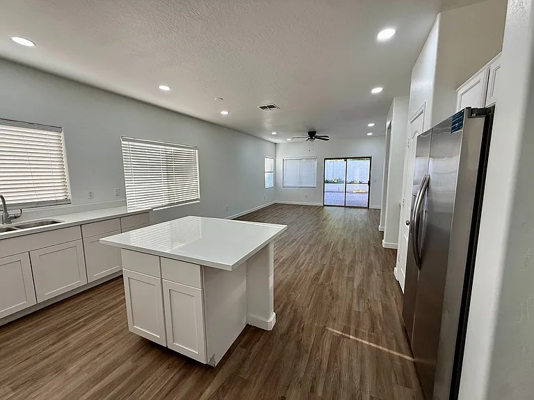 15238 W Custer Ln — Photo 16