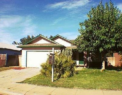 1st image of 26 Marilyn Cir