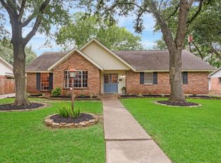 18407 Point Lookout Dr, Houston, TX 77058