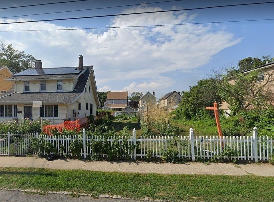 1st image of 22001 100th Ave