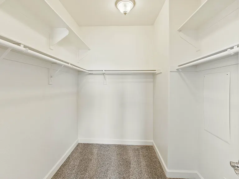 LuxLiv Apartments — Photo 12