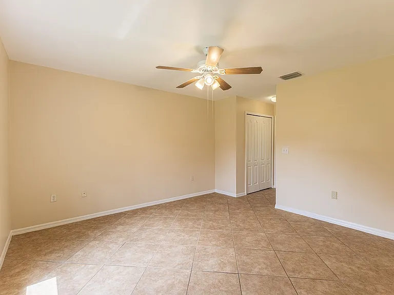 6012 Thrush Ave — Photo 5