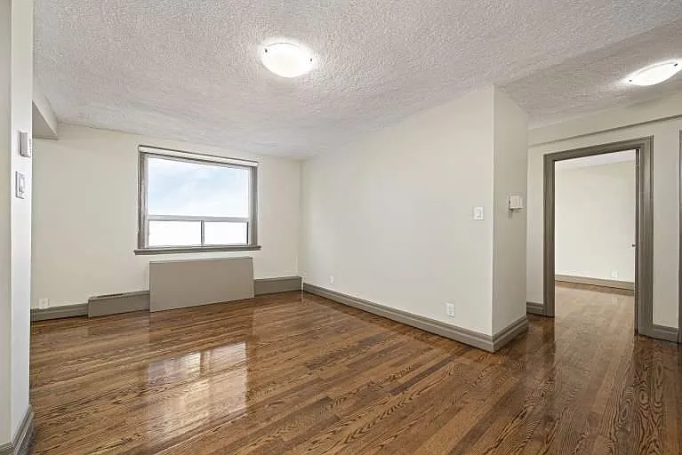 3 Broadway Ave — Photo 19