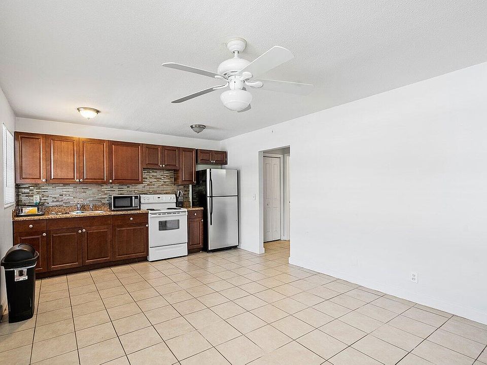 1st image of 1407 N J St APT 1