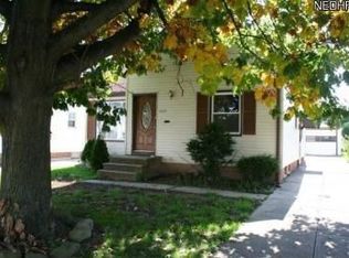 1007 Parkleigh Dr, Parma, OH
