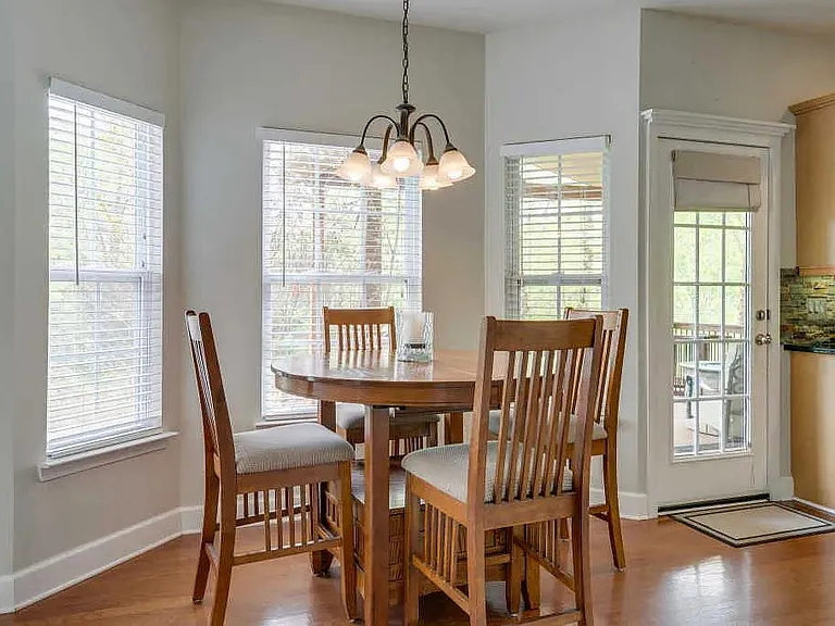 7528 Watervale Dr — Photo 12