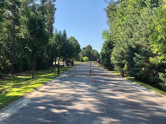 2nd image of 556 Charleston Estates Ln