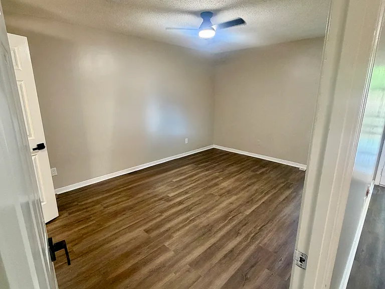 2800 E Hickory Blf — Photo 7