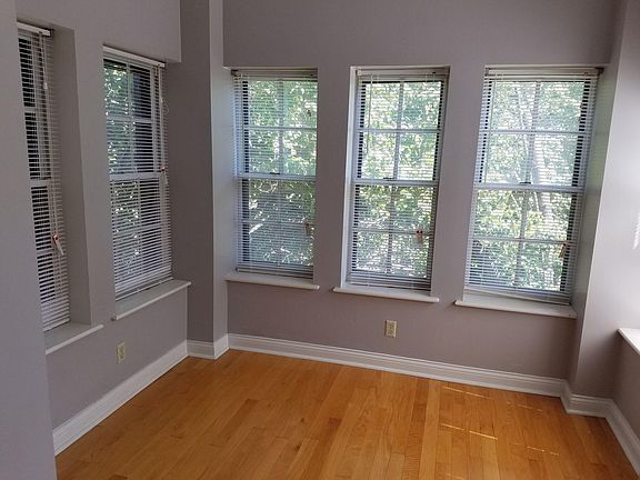 2nd image of 5900 McPherson Ave APT 2