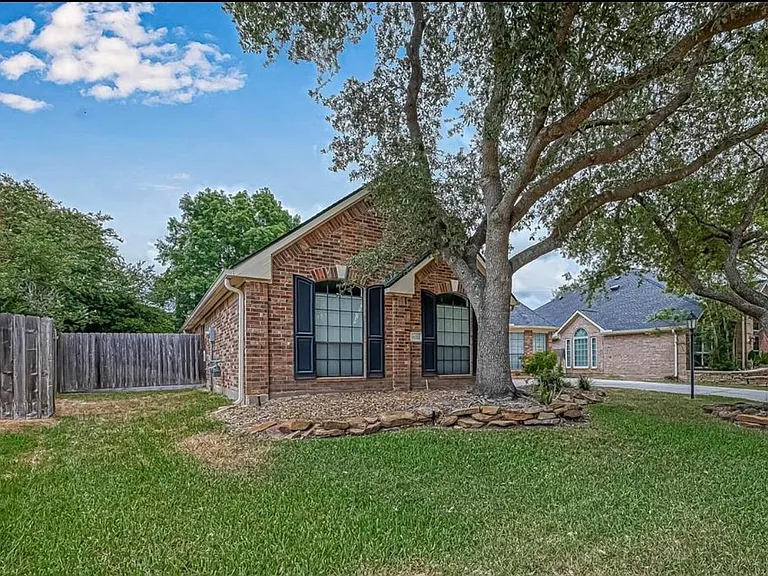 16322 Judge Bry Rd — Photo 2
