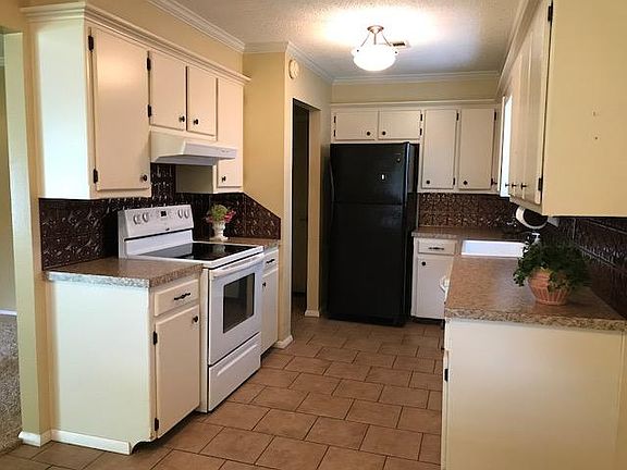 2nd image of 524 Cumberland Dr