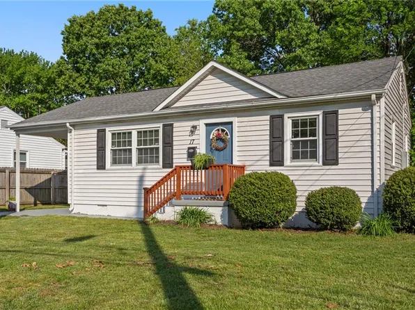 17 N Walker Rd, Hampton, VA 23666